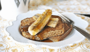 旧石器时代的早餐创意——法式吐司配烤香蕉